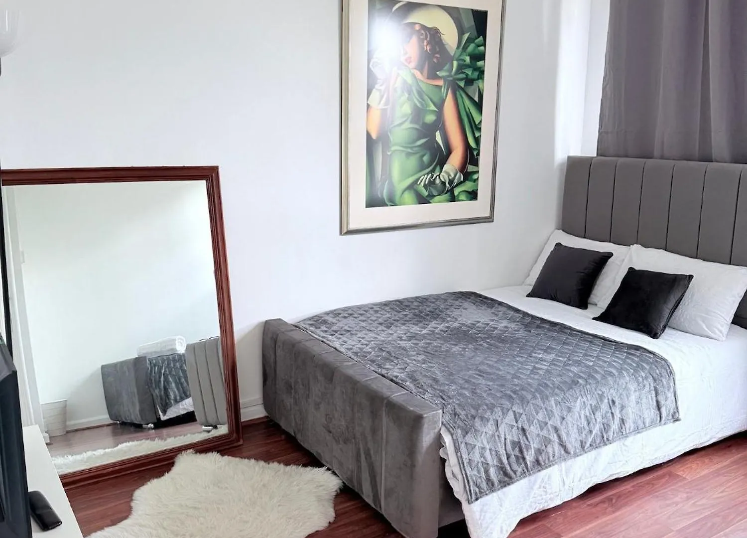 Shadwell Chic Stay- Private Room In Ring House, 3 Minutes To Station, Near Central London 0*,  United Kingdom